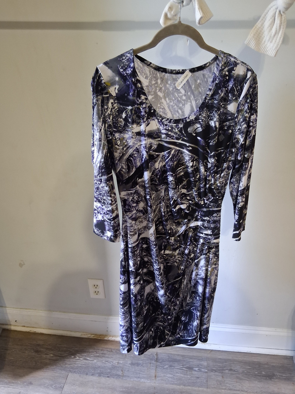 Calvin Klein Black and White Abstract Long Sleeve Dress